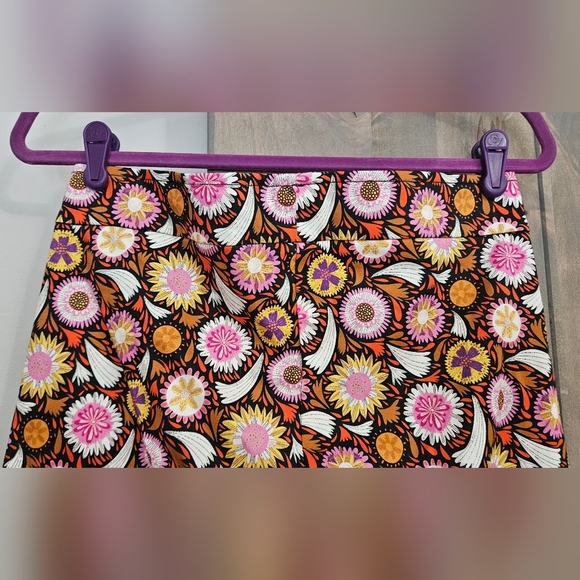 AVENUE MONTAIGNE Brigitte Pinwheel Floral Pull On Skinny Ankle Pants. Size 6 NWT - Picture 11 of 15